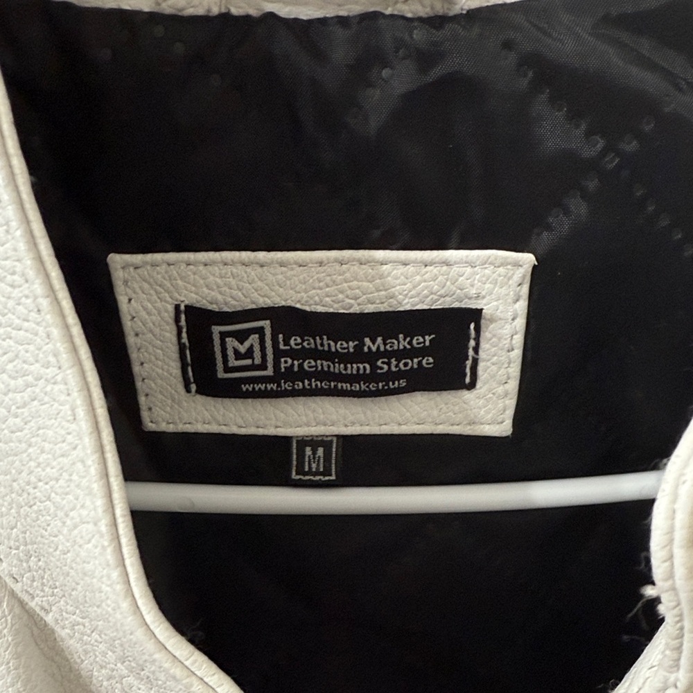 Vintage Women White Leather Racing Jacket with Patches - Picture 2 of 13